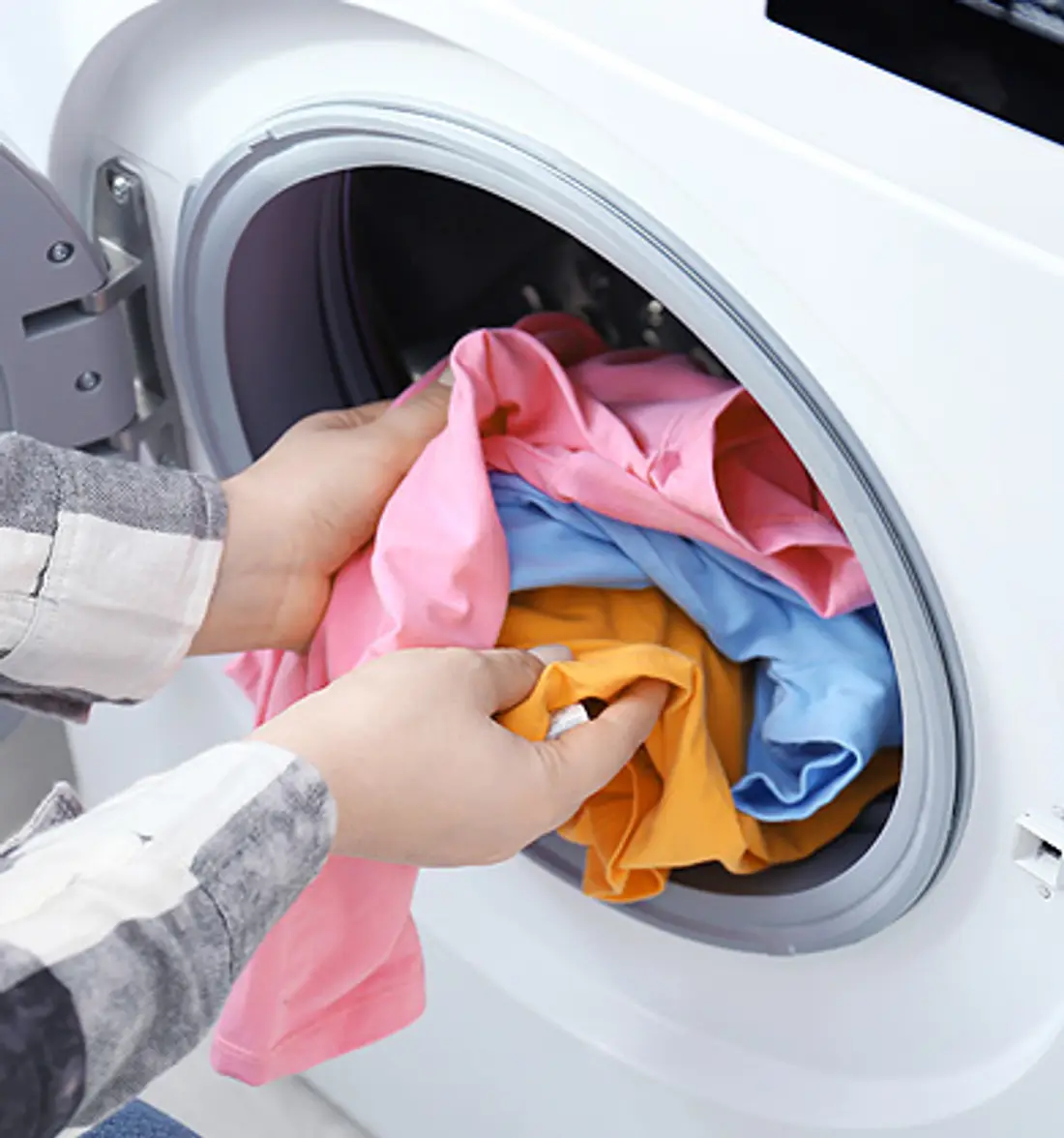 How much does laundry cost in Abu Dhabi? A 2026 price guide